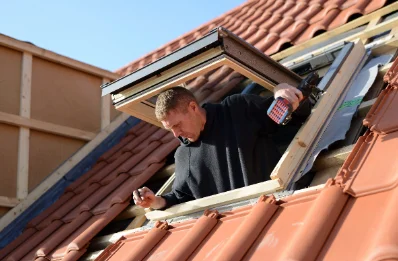 Pose de fenêtres de toit Velux à Réclainville